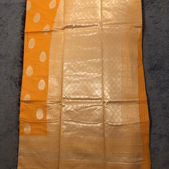 Indian party wear saree - Picture 3 of 3